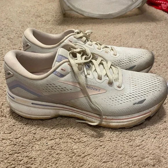 Brooks Ghost running shoes - Picture 2 of 6